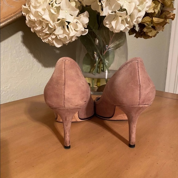 Dior suede pointed toed pumps with CD emblem - Picture 5 of 8